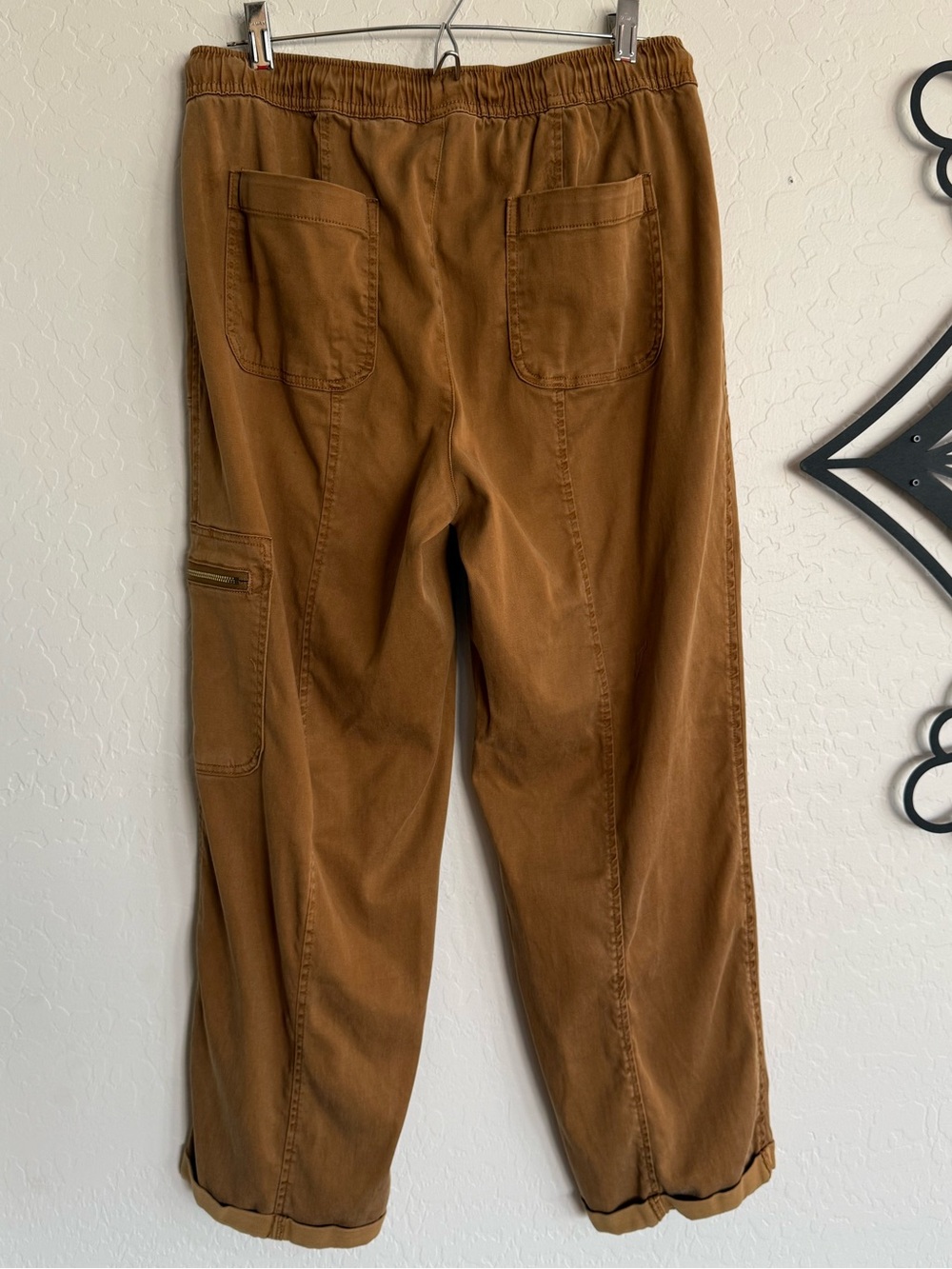 C&C California Tan/Camel Lyocell Cargo Pants Size M Drawstring Utility Pockets - Picture 2 of 7